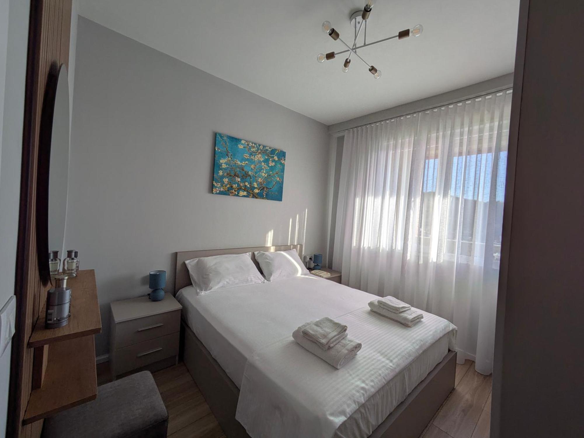 Golden View Apartment